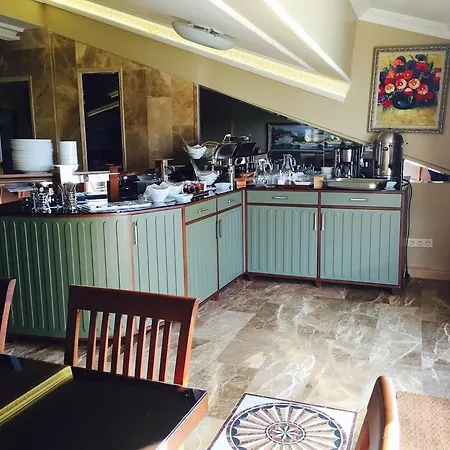 מלון Kadikoy Park 3*