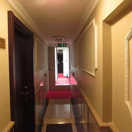 卡德柯伊公园套房酒店 3*